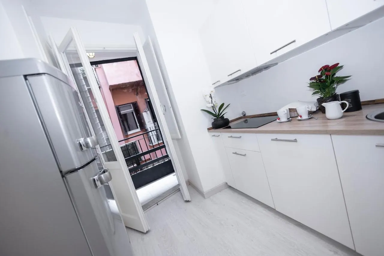 Via Del Babuino 192 Superior Suite 로마 0*,  이탈리아